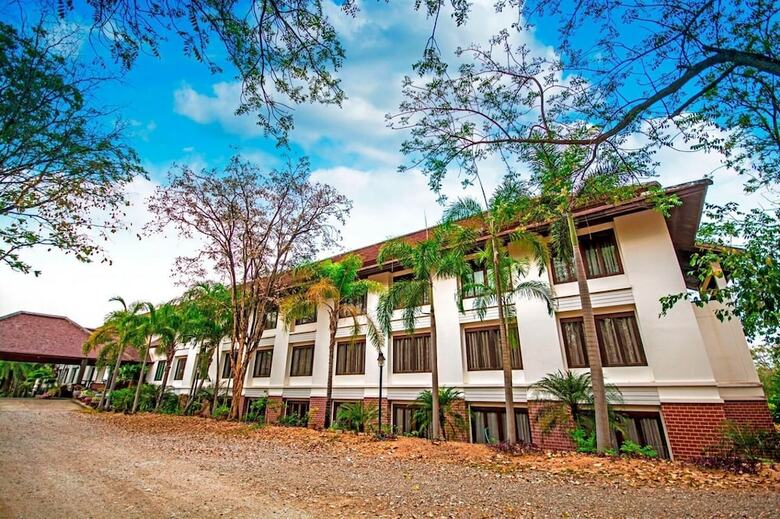 Tak Andaman Resort & Hotel