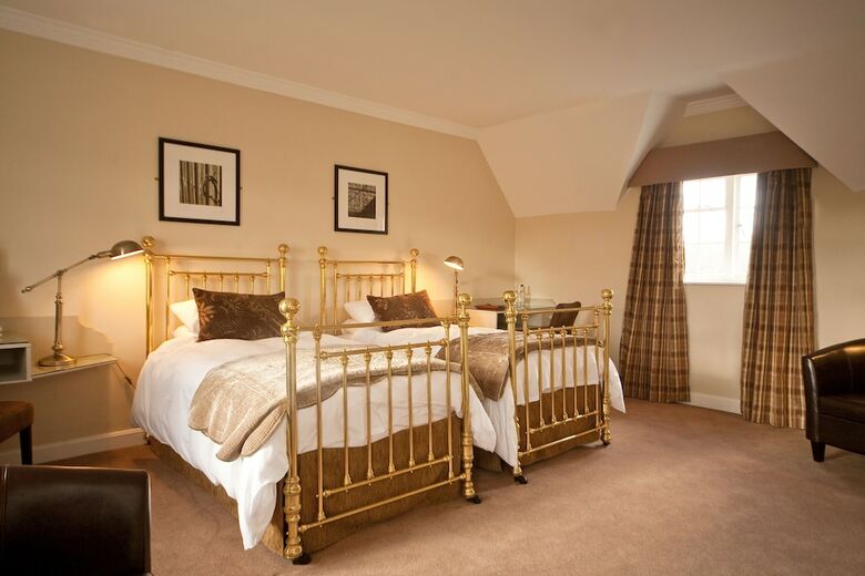 The Stable Courtyard Bedrooms At Leeds Castle