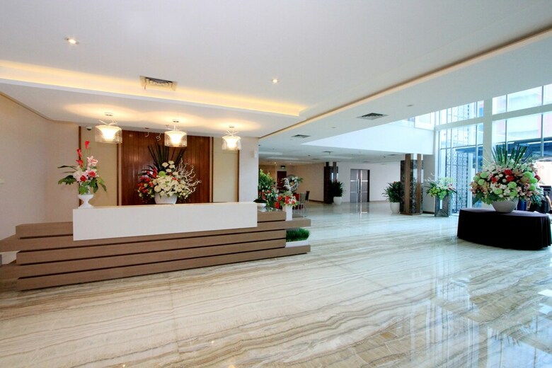 Pasar Baru Square Hotel