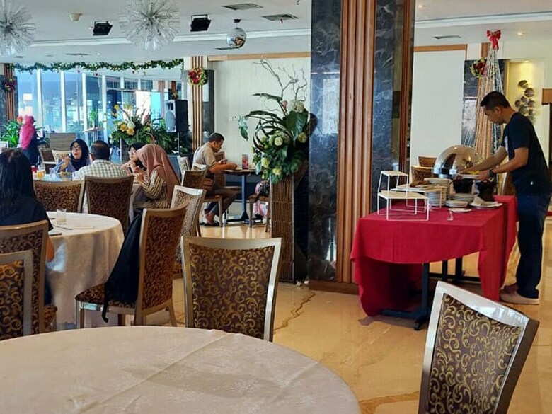 Pasar Baru Square Hotel