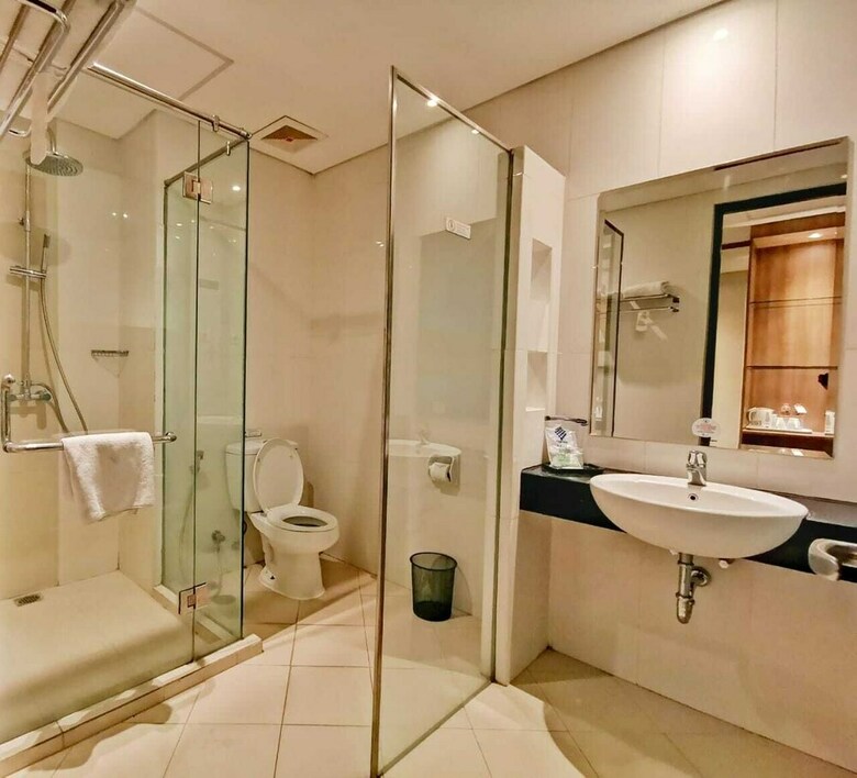 Pasar Baru Square Hotel