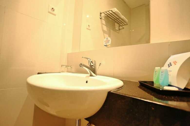 Pasar Baru Square Hotel