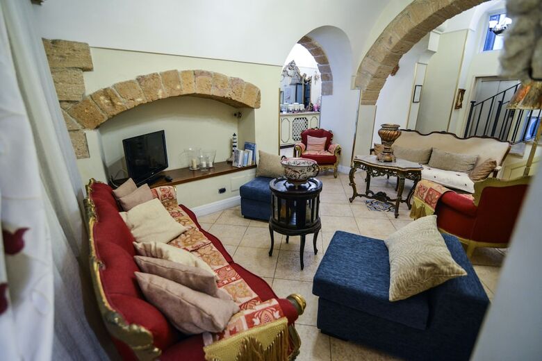 Akropolis Hotel