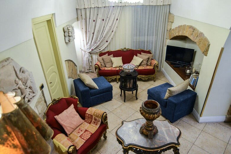Akropolis Hotel