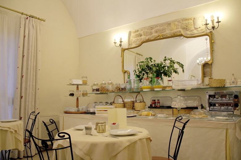 Akropolis Hotel