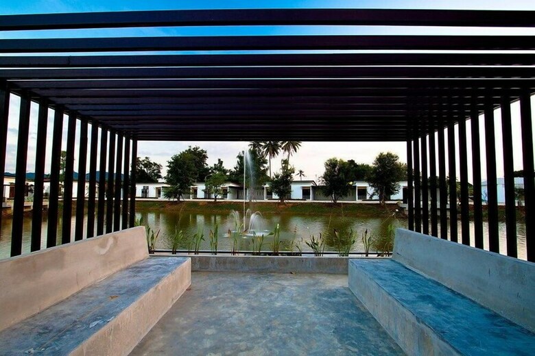 Hotel The Vista Pool Villa