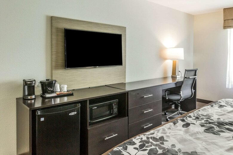 Hotel Sleep Inn & Suites