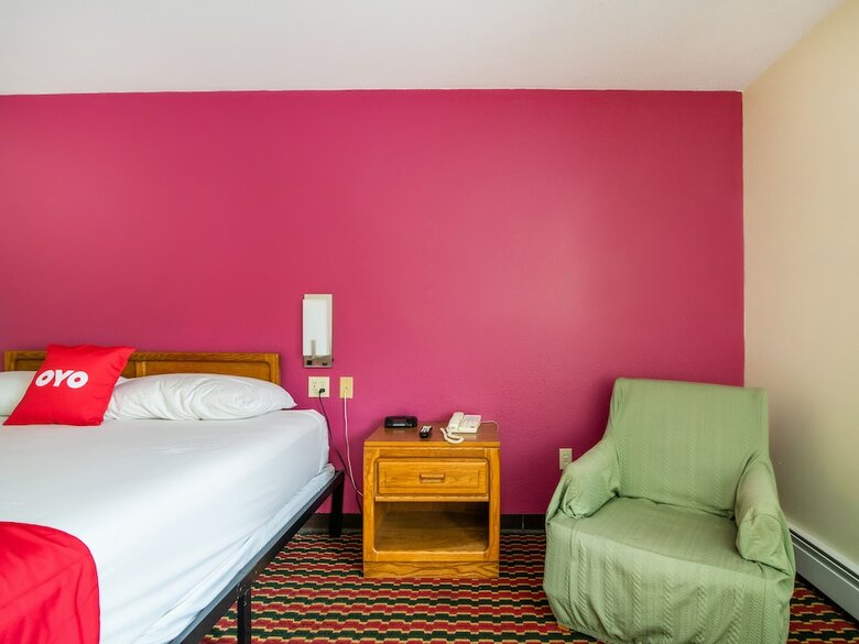 Oyo Hotel Chesaning Route 52 & Hwy 57