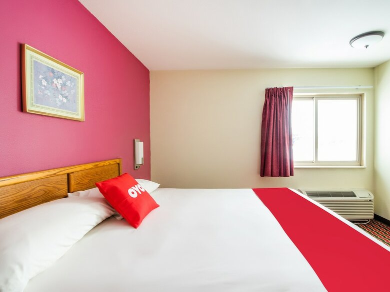 Oyo Hotel Chesaning Route 52 & Hwy 57