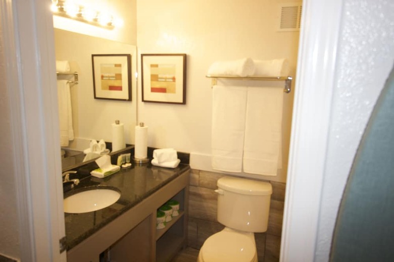 Hotel At Home Inn & Suites