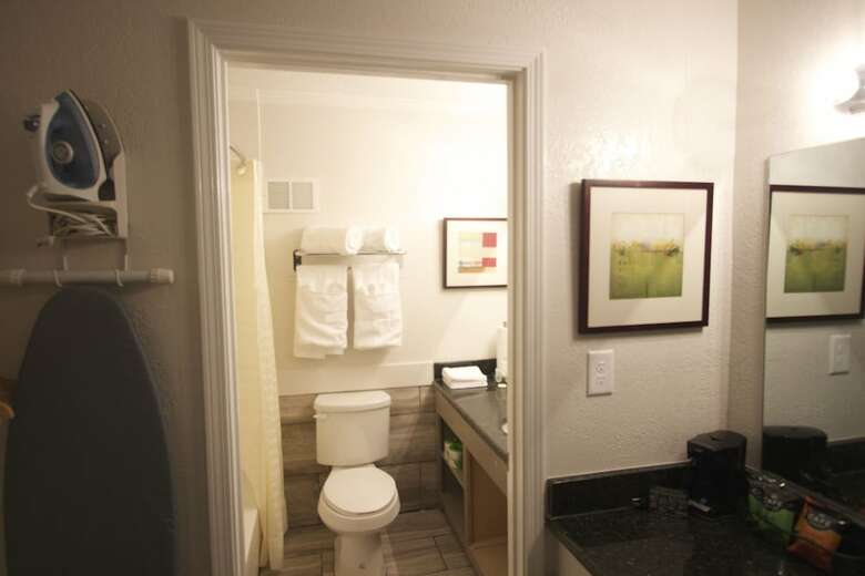 Hotel At Home Inn & Suites