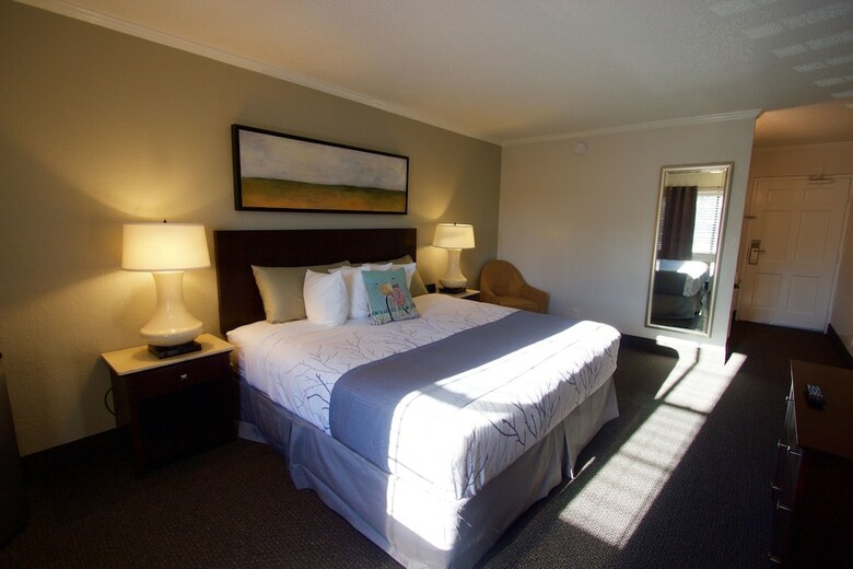Hotel At Home Inn & Suites