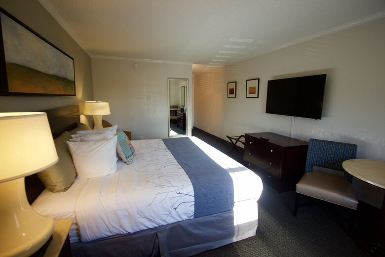 Hotel At Home Inn & Suites
