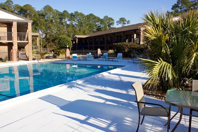 Hotel At Home Inn & Suites