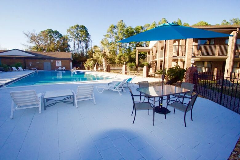 Hotel At Home Inn & Suites