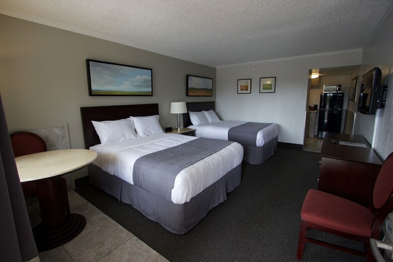 Hotel At Home Inn & Suites