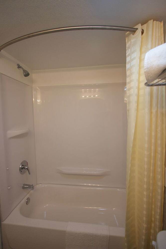 Hotel At Home Inn & Suites