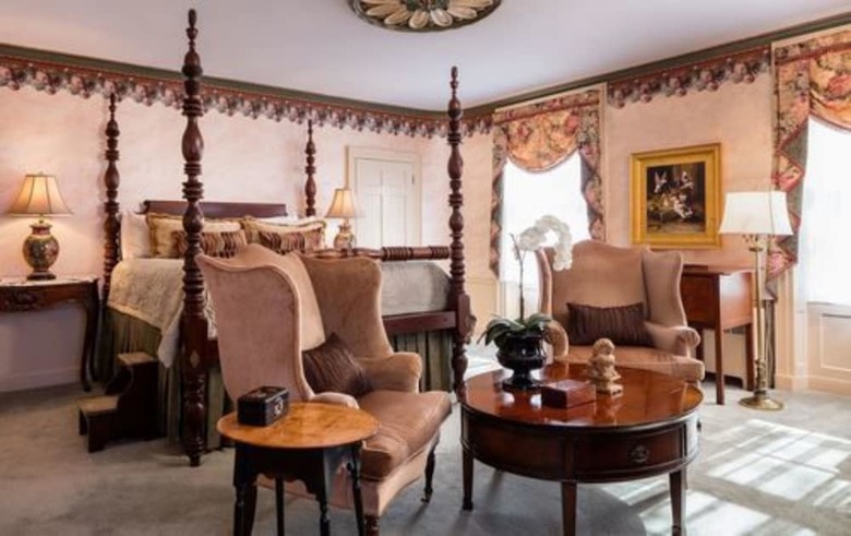 Bed & Breakfast Captain Lord Mansion