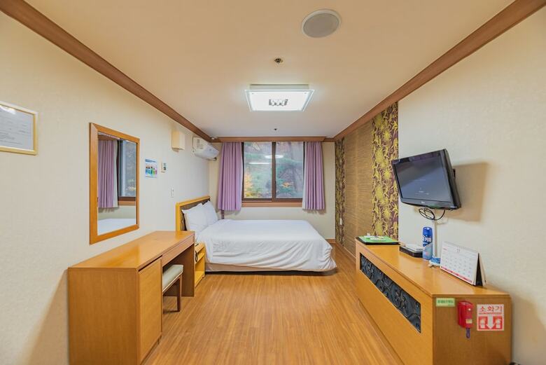 Osaek Greenyard Hotel