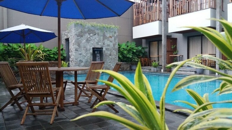 Grand Laguna Hotel & Villa