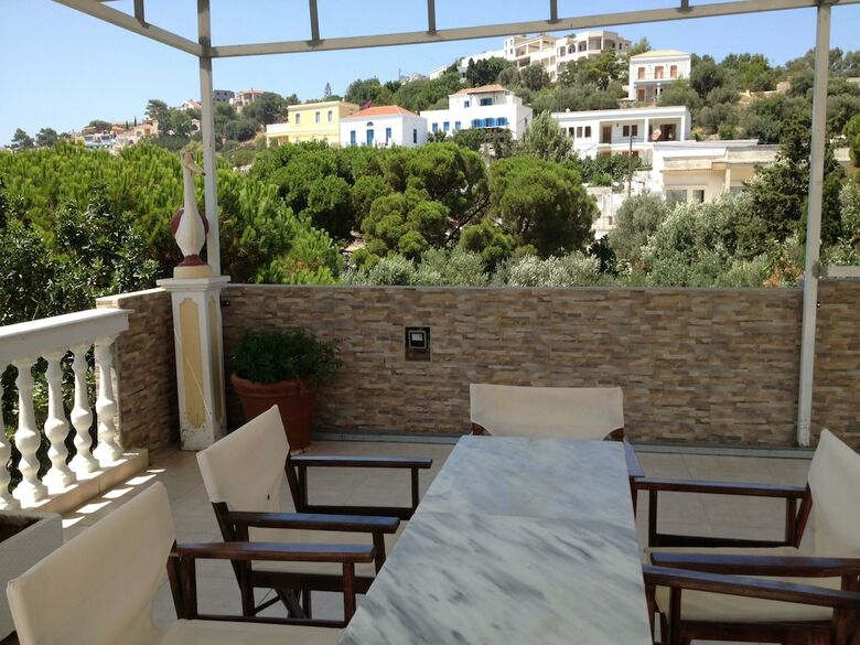 Alkyonis Apartments