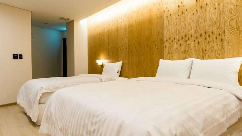 Hotel Khan