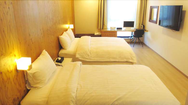 Hotel Khan