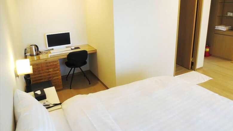 Hotel Khan