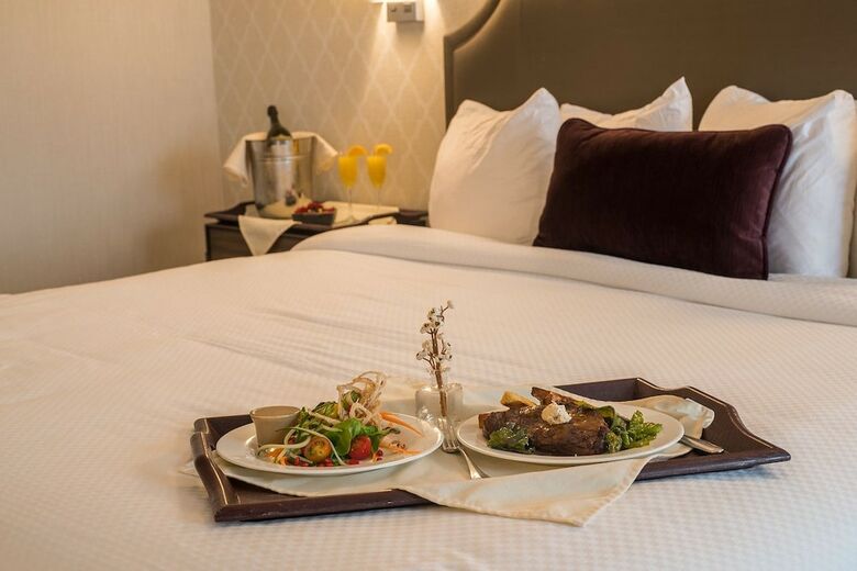 Normandy Farm Hotel And Conference Center