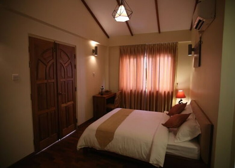 Hotel Ambassador Hill