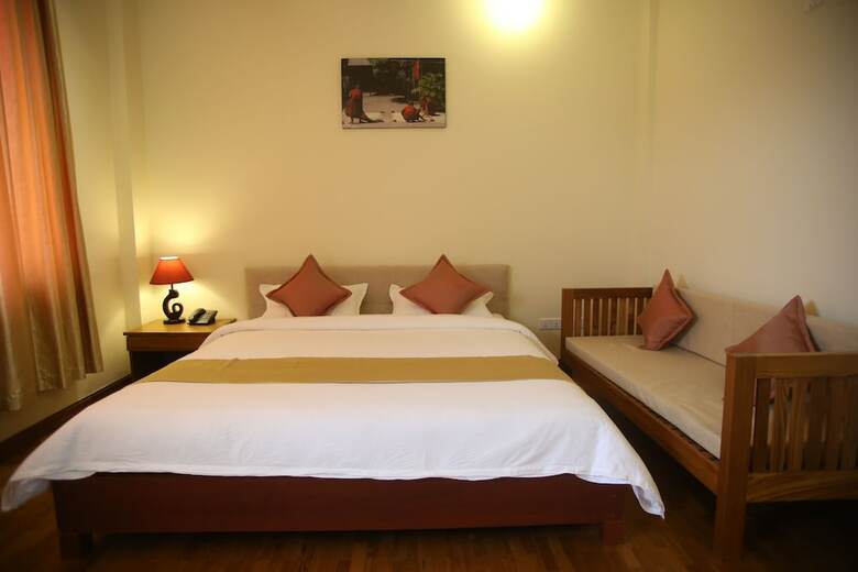 Hotel Ambassador Hill