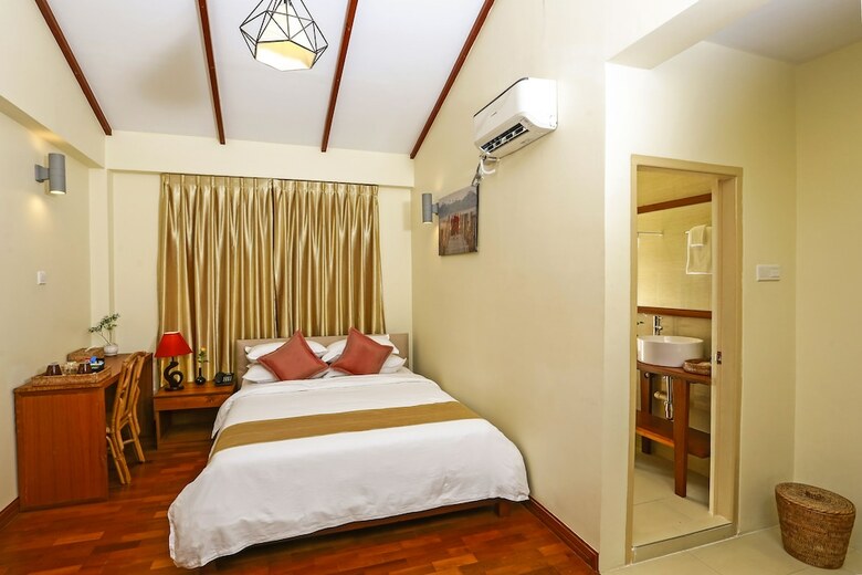 Hotel Ambassador Hill