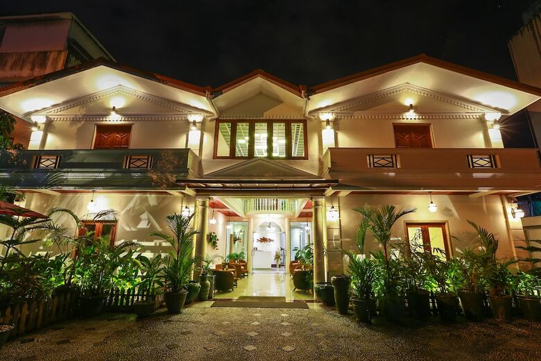 Hotel Ambassador Hill