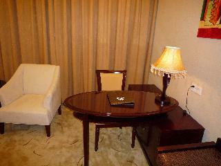 Yi Zheng Holiday Hotel