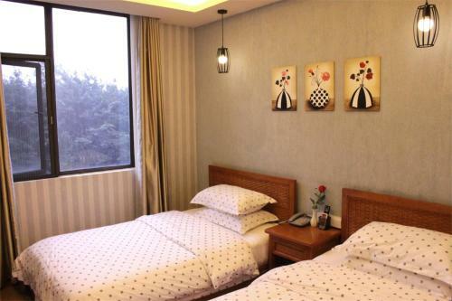 Hostal Longxinfang Garden Guest House