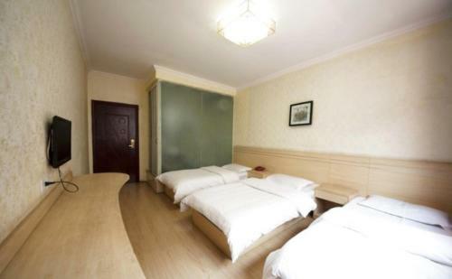 Yuhang Business Hotel