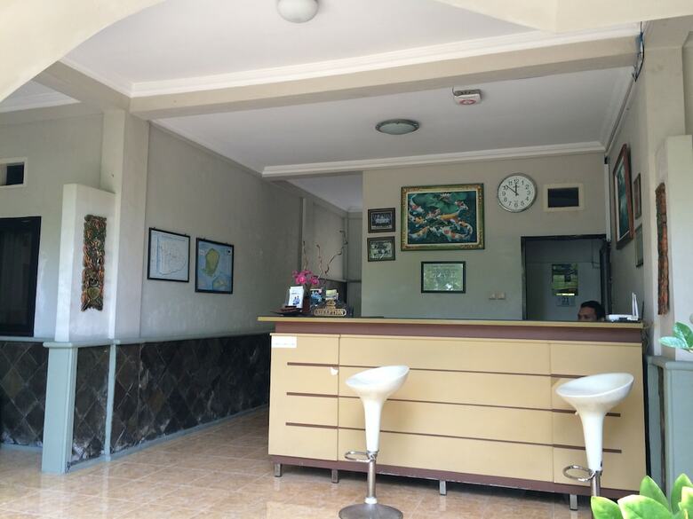 Crown Hotel