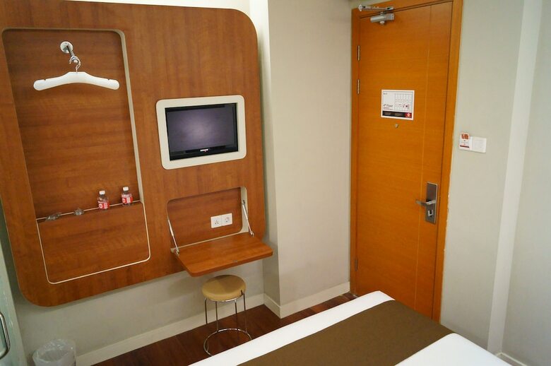 Citihub Hotel @mayjend Sungkono, Surabaya