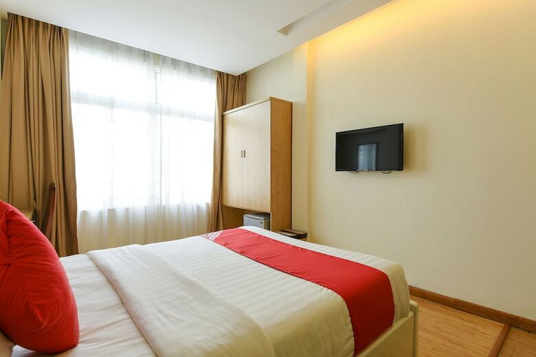 Saki Hotel