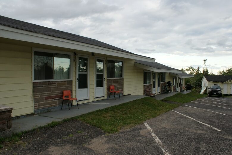 Cookes Motel