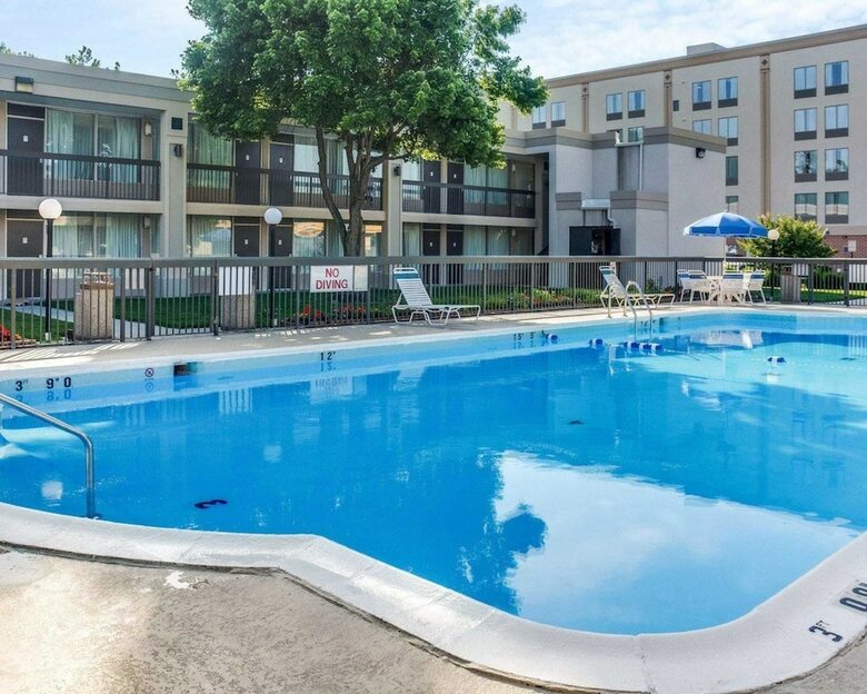 Hotel Clarion Inn
