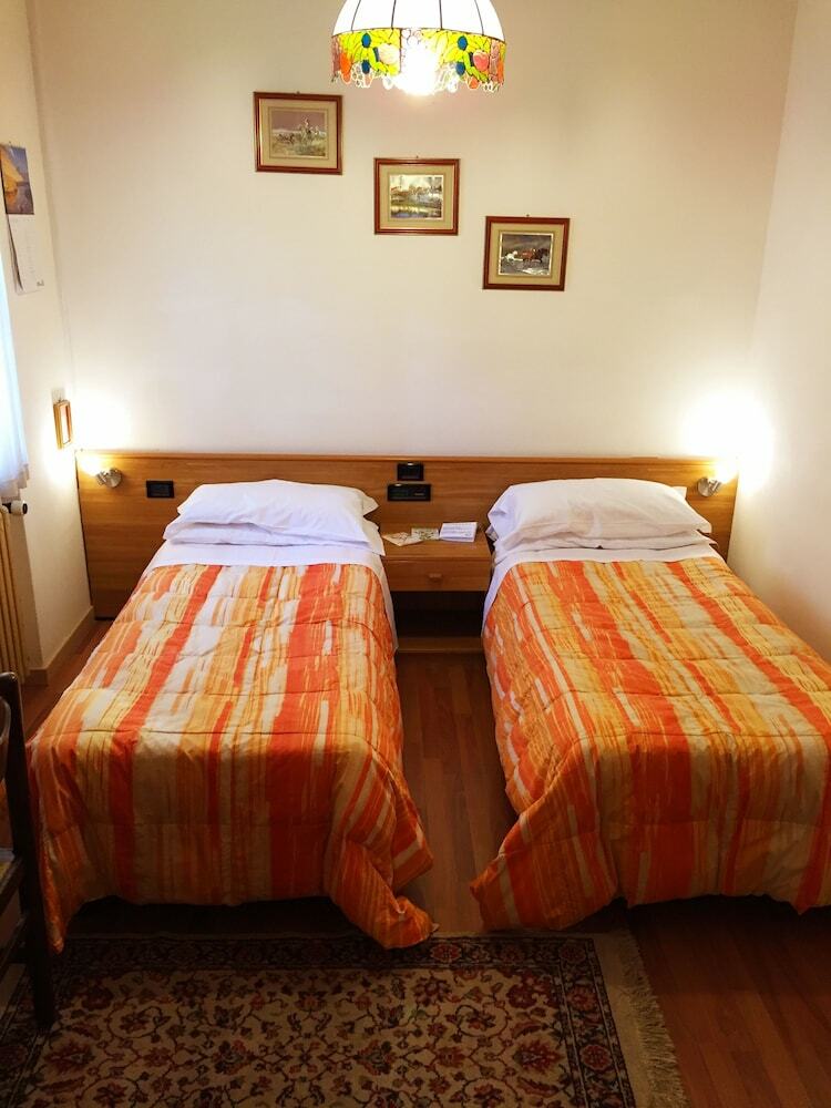 Posada Hotel Ristorante La Sponda