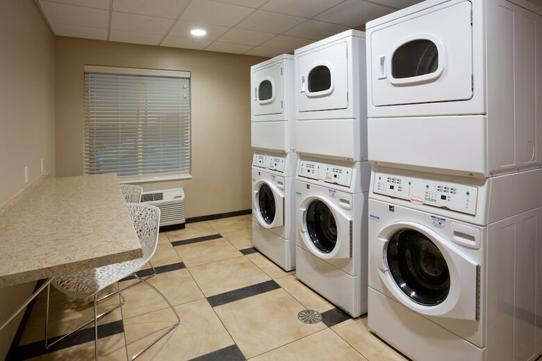 Hotel Candlewood Suites Bemidji - Paul Bunyan