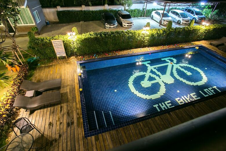 Hotel The Bike Loft Family Hostel