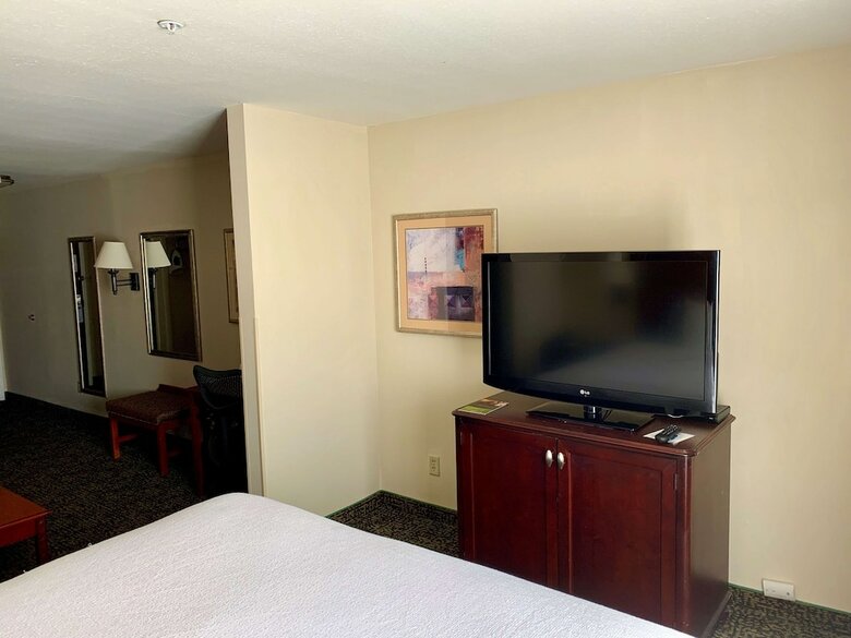 Hotel Country Inn & Suites By Radisson, Midway, Fl