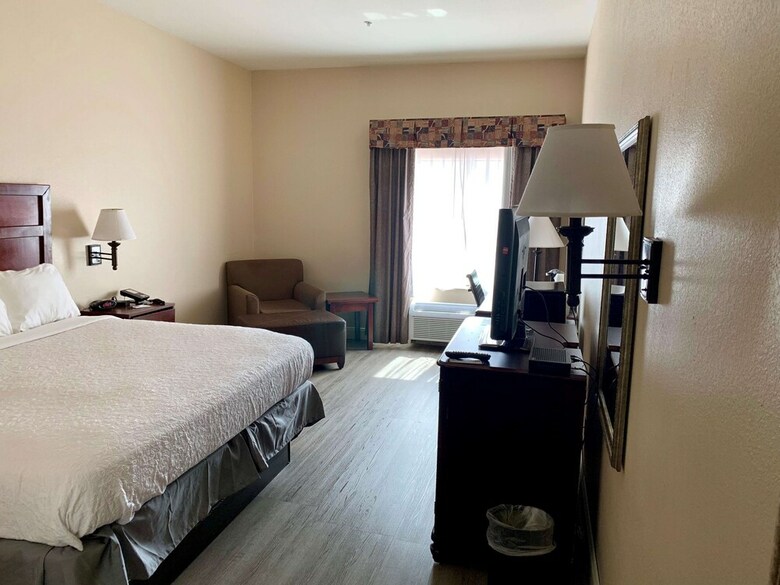 Hotel Country Inn & Suites By Radisson, Midway, Fl