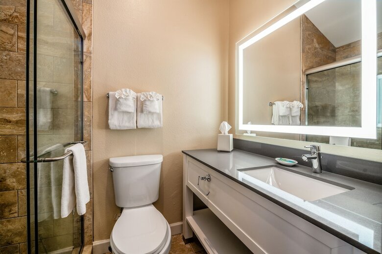 Hotel Waterside Suites & Marina