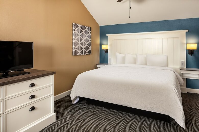 Hotel Waterside Suites & Marina