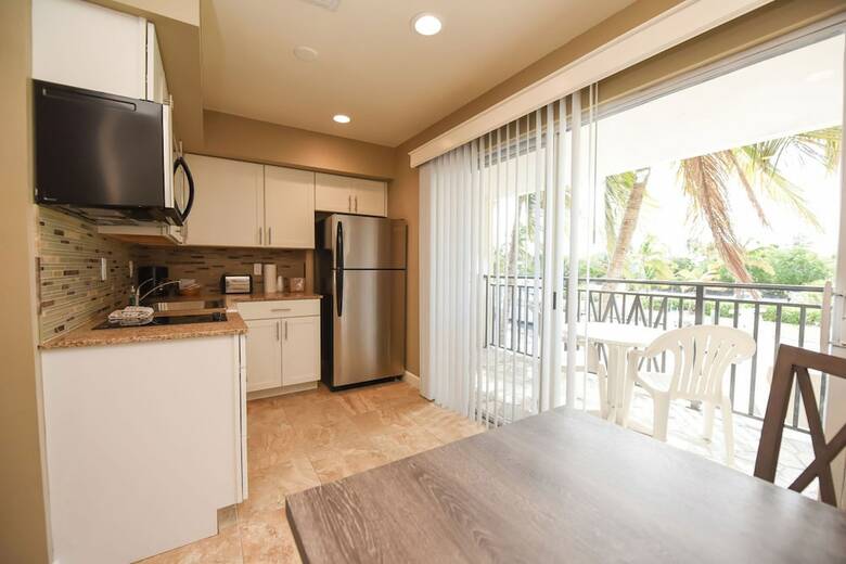 Hotel Waterside Suites & Marina