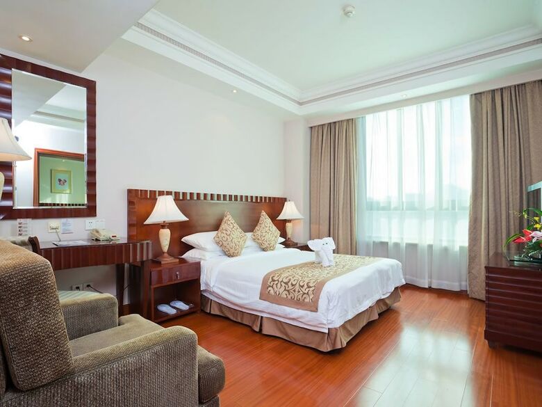Bao Hong Hotel Sanya